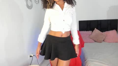 V A N E S S A  online show from March 12, 2025, 3:35 am