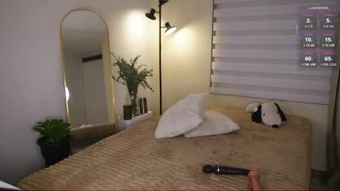 Snapshot of maria_petit chatting on May 29, 2026, 12:52 am M. online show from May 29, 2026, 12:52 am