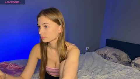 Snapshot of maria_plaudice chatting on March 6, 2025, 6:26 pm maria online show from March 6, 2025, 6:26 pm