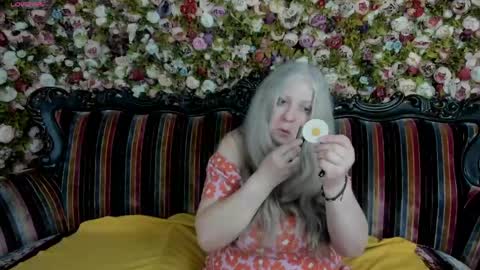 Maria online show from April 19, 2026, 10:12 pm