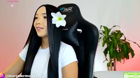 Maria Fer online show from November 23, 2025, 3:23 pm