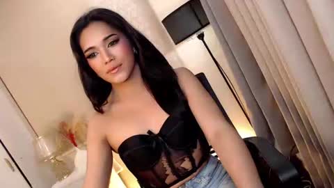mariah_clara online show from November 20, 2025, 5:45 pm
