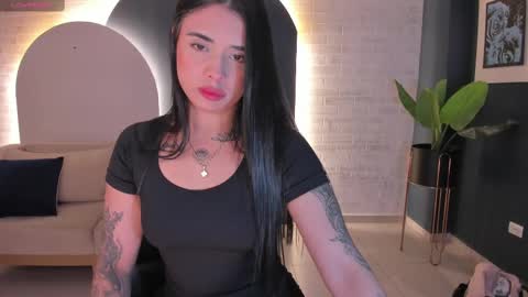 MARIA HERRERA  online show from March 11, 2025, 5:05 am