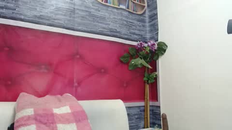 mariam_schubert online show from December 12, 2024, 5:48 pm