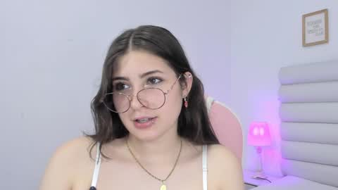 Snapshot of mariam_scott18 chatting on December 23, 2024, 4:22 am Mariam online show from December 23, 2024, 4:22 am