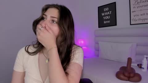 Snapshot of mariam_scott18 chatting on January 7, 2025, 12:03 am Mariam online show from January 7, 2025, 12:03 am