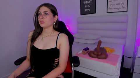 Snapshot of mariam_scott18 chatting on January 22, 2025, 1:31 am Mariam online show from January 22, 2025, 1:31 am