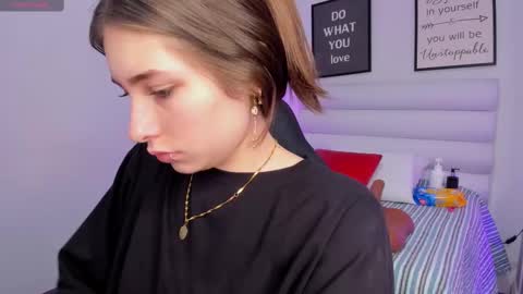 Snapshot of mariam_scott18 chatting on February 26, 2025, 5:07 pm Mariam online show from February 26, 2025, 5:07 pm