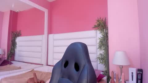 Snapshot of mariam_scott18 chatting on November 16, 2025, 3:34 am Mariam online show from November 16, 2025, 3:34 am