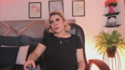 Marian online show from April 21, 2026, 7:17 pm