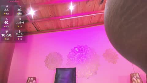 Marian Reynolds online show from October 31, 2025, 12:06 pm