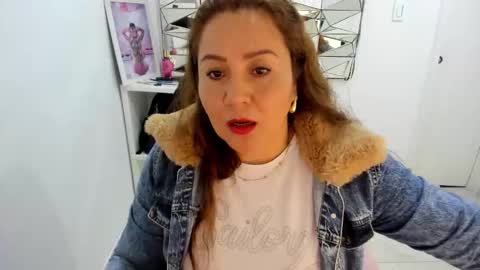 mariana01_m online show from April 12, 2026, 1:27 pm