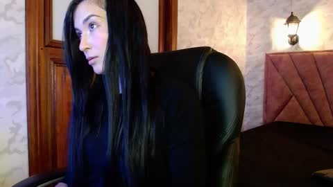 Mariana online show from December 14, 2025, 11:48 am