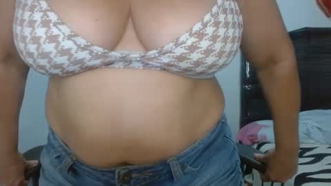 mariana995649 online show from January 8, 2025, 8:18 pm