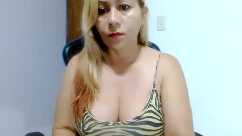 mariana995649 online show from March 11, 2025, 10:51 am