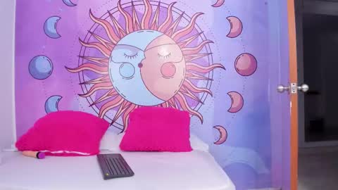 mariana_16_ online show from October 24, 2025, 7:43 pm