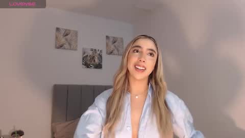 Mariana online show from March 30, 2026, 1:39 am