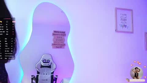 Mariana  online show from October 9, 2025, 7:56 pm