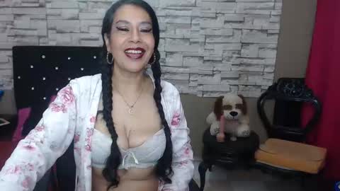 mariana_night online show from November 18, 2025, 4:50 am