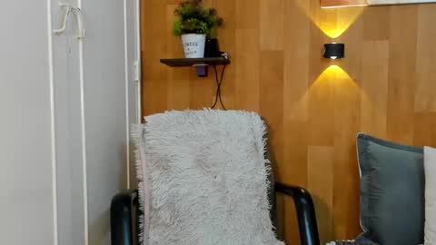 Mariana Angel online show from October 20, 2025, 7:03 pm