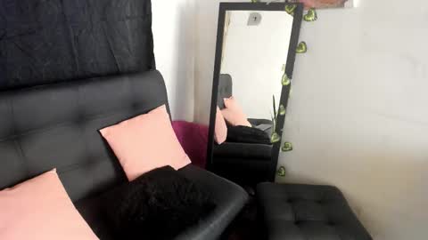 Mariana online show from October 3, 2025, 8:33 am