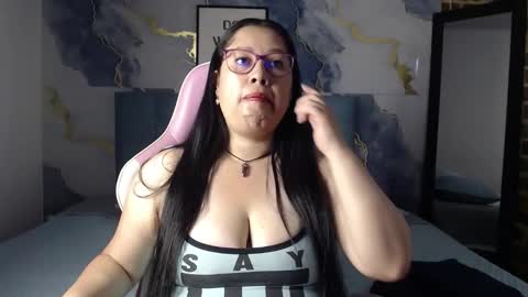 marianasmiith_ online show from September 24, 2025, 11:46 am