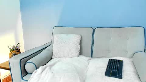 Mariana Vargas online show from October 20, 2025, 2:28 pm