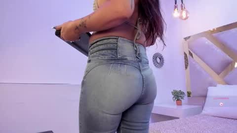 Marianee Rousse  online show from October 12, 2025, 10:31 pm