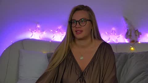 Maria online show from December 28, 2024, 4:08 am