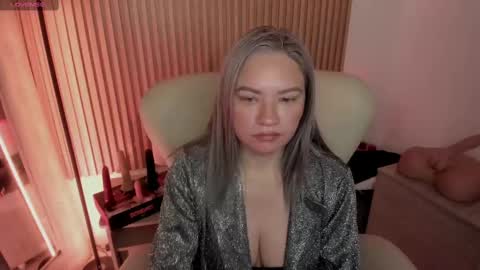 Marian Love  online show from March 2, 2025, 10:45 am