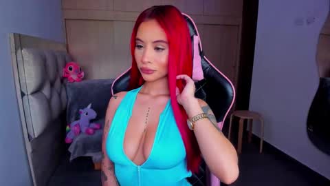 M A R I A N E online show from November 21, 2025, 6:39 pm