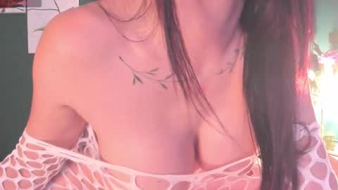 Theressa online show from September 28, 2025, 12:32 pm