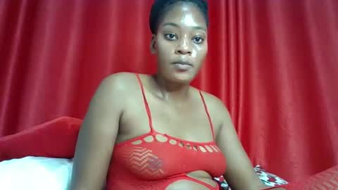 Snapshot of maribellah1 chatting on November 23, 2025, 9:47 pm Pauline online show from November 23, 2025, 9:47 pm