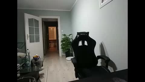 maribor5879 online show from February 5, 2025, 6:15 pm