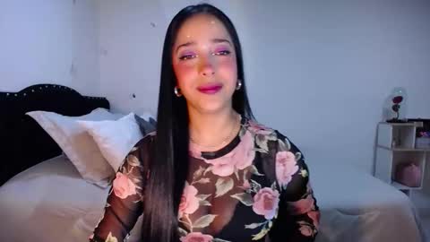 Nicolle online show from October 15, 2025, 2:01 am