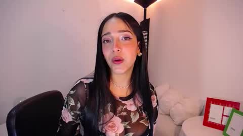 Nicolle online show from January 13, 2026, 8:03 pm