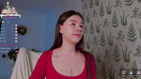 Snapshot of marie_diaze chatting on January 1, 2025, 5:11 am Marie LEAVE YOUR WITH ME online show from January 1, 2025, 5:11 am