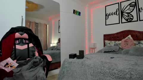 marie online show from March 12, 2025, 3:29 pm