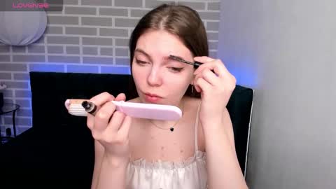 Mary 3 online show from October 19, 2025, 1:39 am