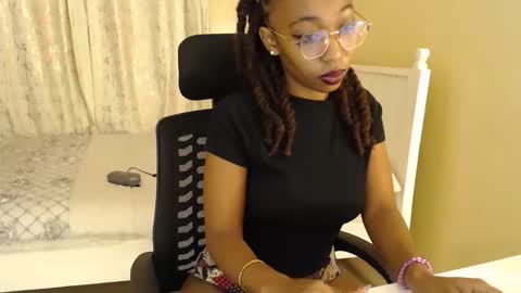 mariejuana online show from November 2, 2025, 10:50 am