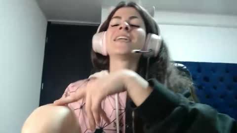 Mariie online show from February 22, 2025, 2:28 am