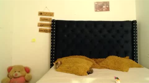 Mariie online show from March 9, 2025, 8:52 pm