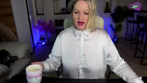 mariemlui online show from March 13, 2026, 3:51 pm