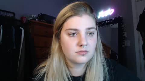 marigoldrue online show from September 14, 2025, 1:38 am