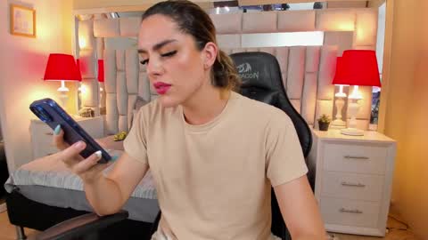 mariiahneedles online show from December 21, 2024, 12:53 am