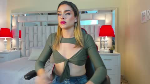 mariiahneedles online show from January 9, 2025, 2:33 am