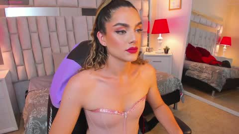 mariiahneedles online show from February 6, 2025, 11:26 pm