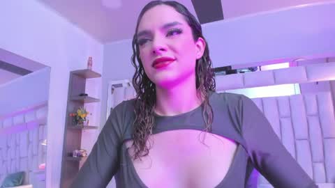 mariiahneedles online show from April 8, 2026, 7:36 pm