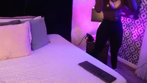 Snapshot of mariianna_lopez_ chatting on April 25, 2026, 8:28 pm Mariana online show from April 25, 2026, 8:28 pm