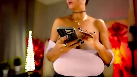 Snapshot of mariicha chatting on April 26, 2026, 7:06 am Nikita - Scroll down and read my bio please. New Pictures in Bio online show from April 26, 2026, 7:06 am